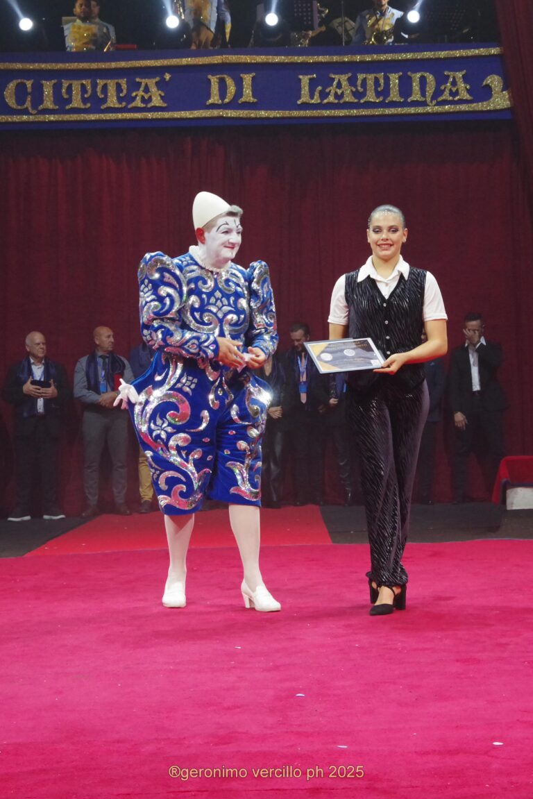 4A. MARCHETTI PREMIA BORSA DI STUDIO A IRENE CEPPO